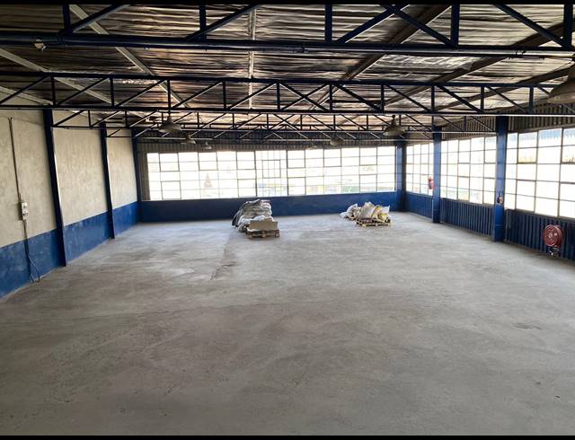 800M² WAREHOUSE FOR SALE IN DRIEHOEK